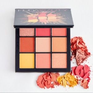 HUDA BEAUTY Coral Obsessions Eyeshadow Palette Brand New